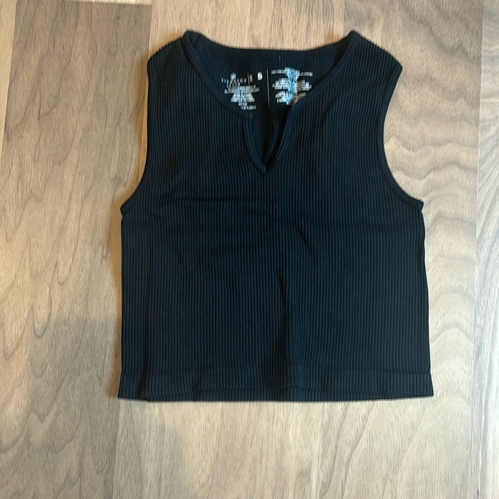 Black Ribbed Crop Top
